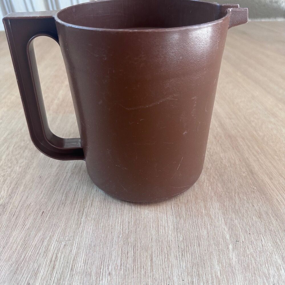 Vintage Tupperware Harvest Brown Measuring Pitcher 1 Qt Mid Century Kitchen